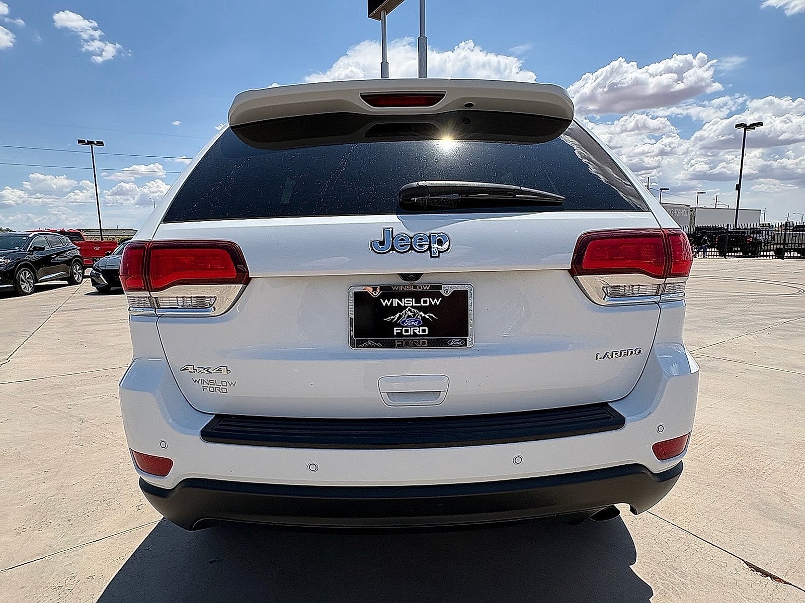 2022 Jeep Grand Cherokee Laredo 4x4
