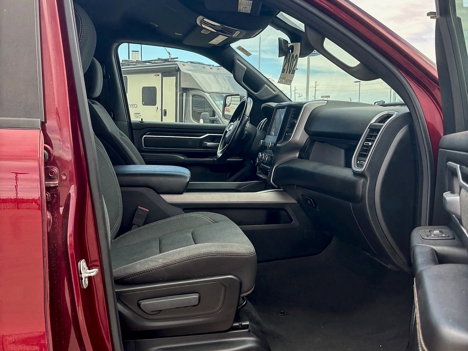2022 RAM 1500 Big Horn Crew Cab 4x4 5'7" Box