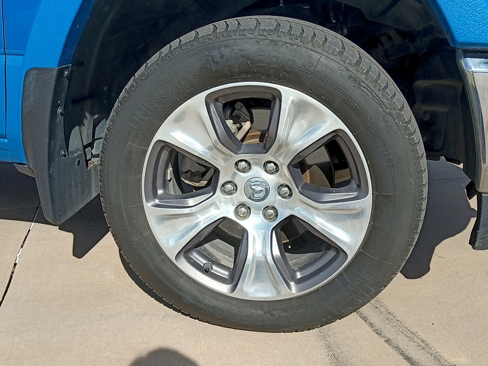 2020 RAM 1500 Laramie Crew Cab 4x4 6'4" Box