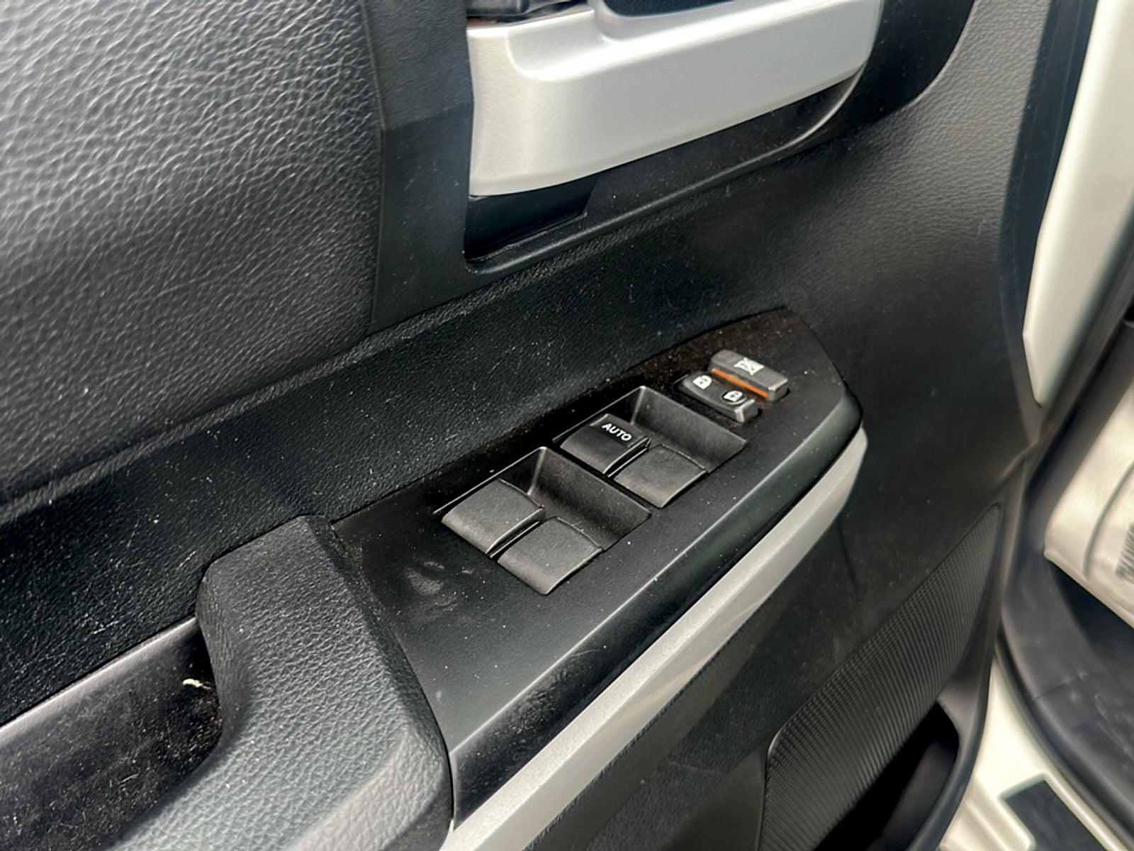 2017 Toyota Tundra 4WD Base