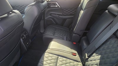 2023 Mitsubishi Outlander PHEV Base