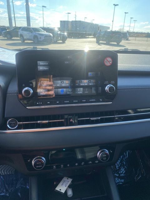 2024 Mitsubishi Outlander PHEV Base