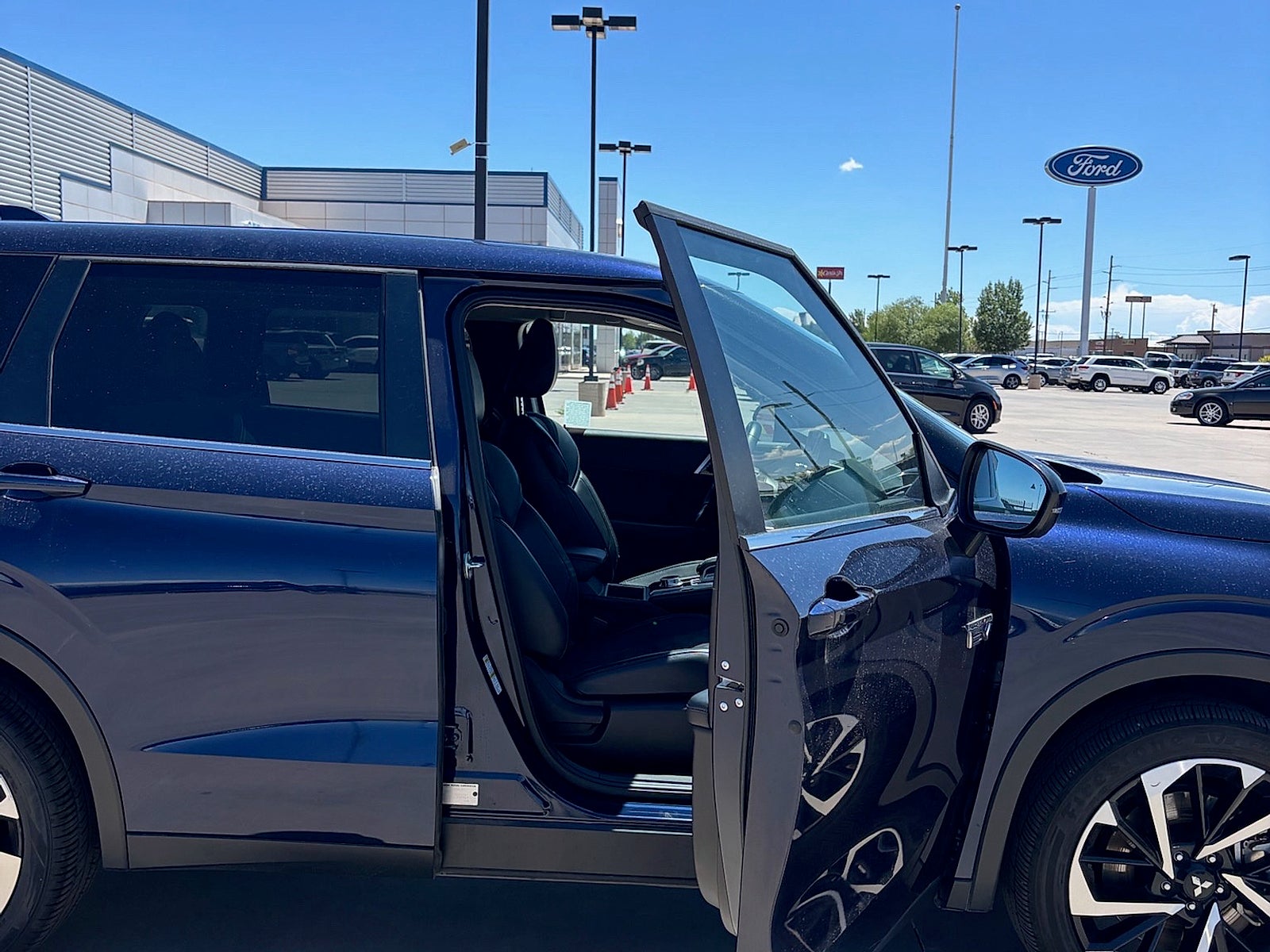 2024 Mitsubishi Outlander Plug-In Hybrid SE